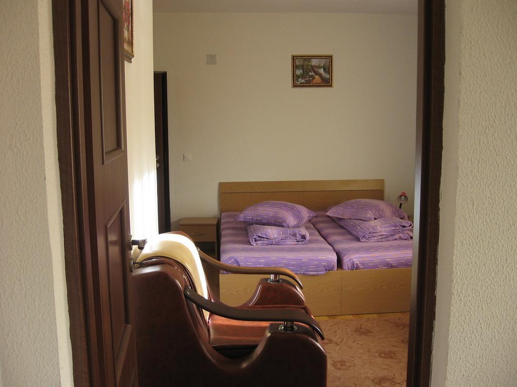 Pensiunea Pomi -Oesti Hotel Albestii Paminteni Room photo