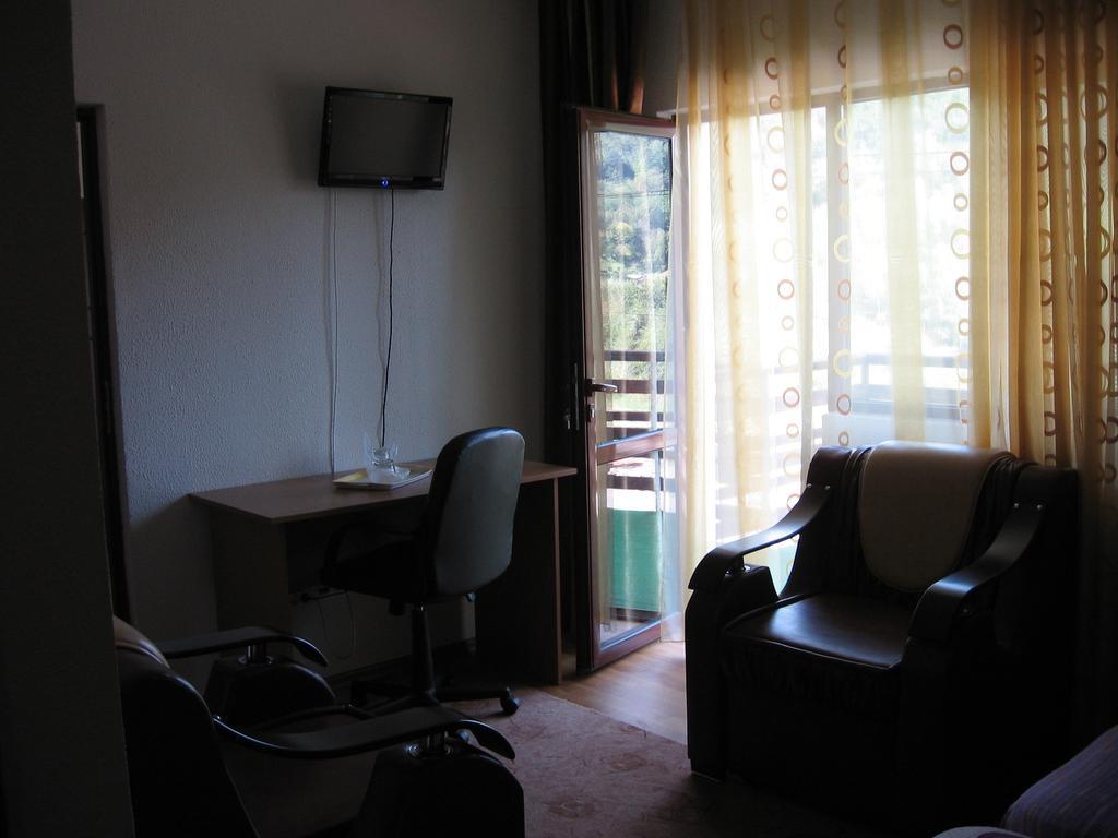 Pensiunea Pomi -Oesti Hotel Albestii Paminteni Room photo