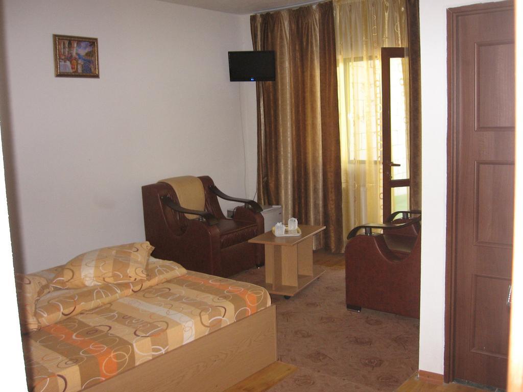 Pensiunea Pomi -Oesti Hotel Albestii Paminteni Room photo